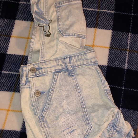 Clothes - Picture 2 of 16